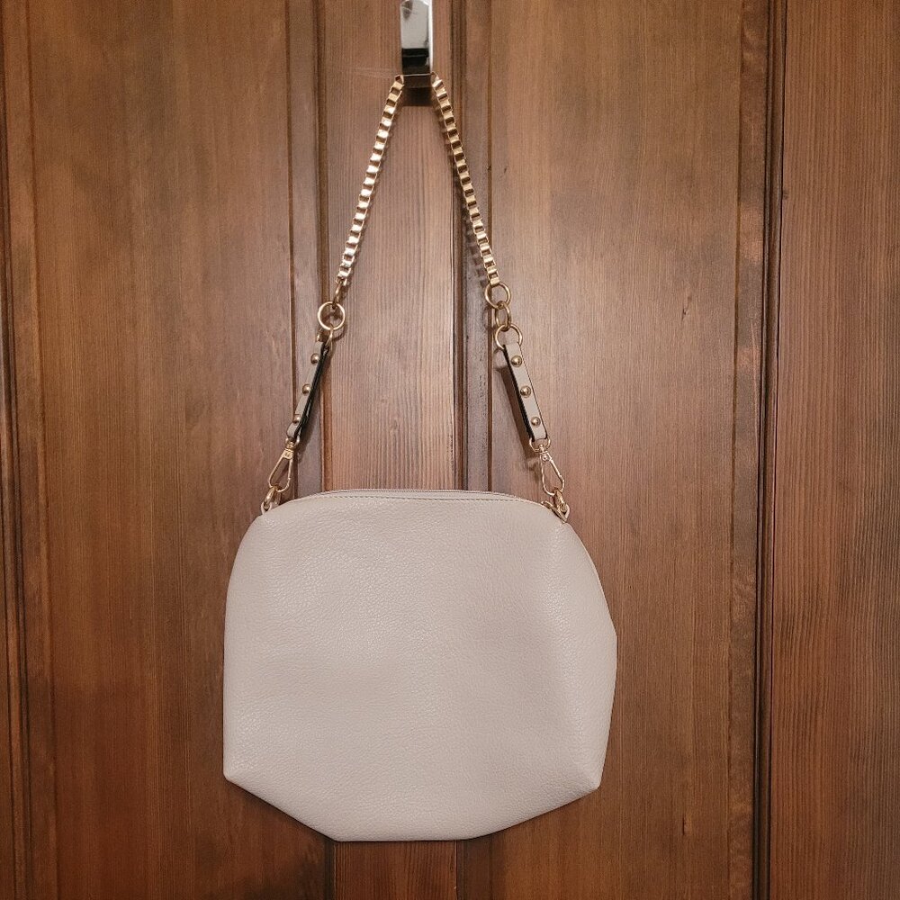 Faux Leather Beige Purse With a Gold Chain Strap